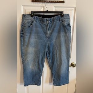 Lane Bryant jean capris size 24